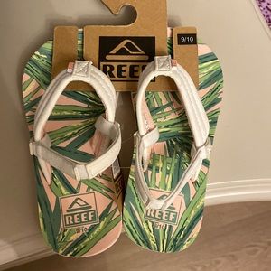 Flip flops nwt 9/10 reef